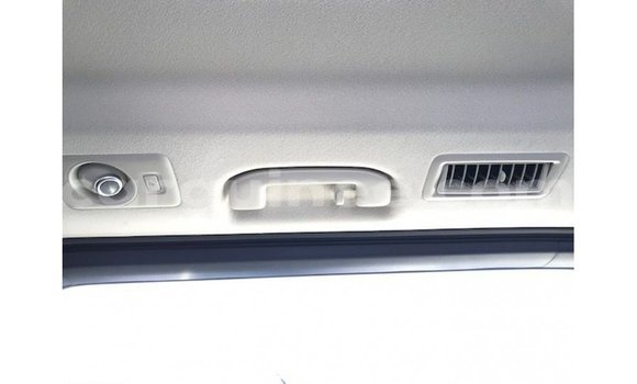 Acheter Import Voiture Toyota Granvia Blanc à Import - Dubai, Conakry Acheter Import Voiture Toyota Granvia Blanc à Import - Dubai, Conakry