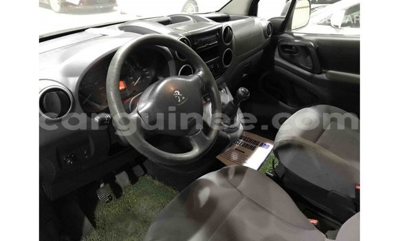Acheter Import Voiture Peugeot Partner Blanc à Import - Dubai, Conakry Acheter Import Voiture Peugeot Partner Blanc à Import - Dubai, Conakry