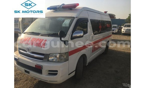 Acheter Import Voiture Toyota Hiace Blanc à Import - Dubai, Conakry Acheter Import Voiture Toyota Hiace Blanc à Import - Dubai, Conakry