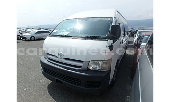 Acheter Import Voiture Toyota Hiace Blanc à Import - Dubai, Conakry Acheter Import Voiture Toyota Hiace Blanc à Import - Dubai, Conakry