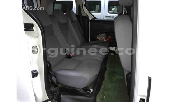 Acheter Import Voiture Peugeot Partner Blanc à Import - Dubai, Conakry Acheter Import Voiture Peugeot Partner Blanc à Import - Dubai, Conakry