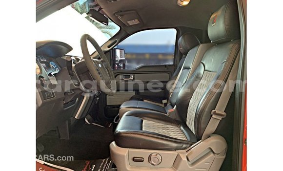 Acheter Import Voiture Ford Club Wagon Rouge à Import - Dubai, Conakry Acheter Import Voiture Ford Club Wagon Rouge à Import - Dubai, Conakry