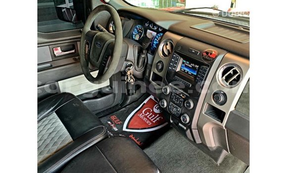 Acheter Import Voiture Ford Club Wagon Rouge à Import - Dubai, Conakry Acheter Import Voiture Ford Club Wagon Rouge à Import - Dubai, Conakry