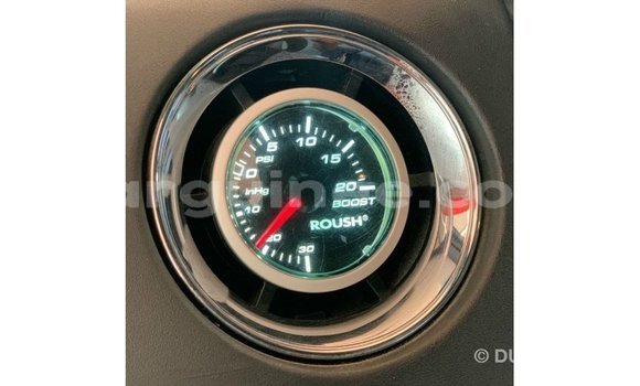 Acheter Import Voiture Ford Club Wagon Rouge à Import - Dubai, Conakry Acheter Import Voiture Ford Club Wagon Rouge à Import - Dubai, Conakry