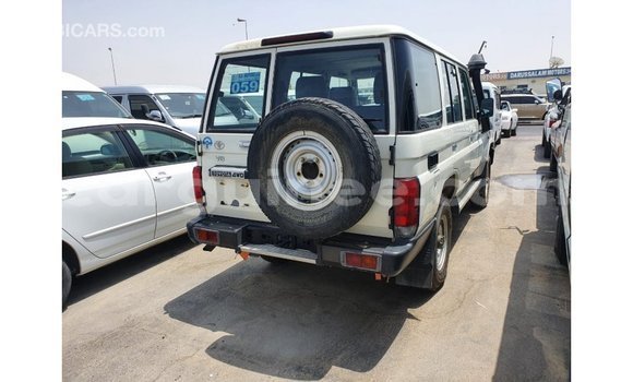 Buy Import Toyota Land Cruiser White Car in Import - Dubai in Conakry Buy Import Toyota Land Cruiser White Car in Import - Dubai in Conakry