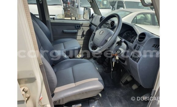 Buy Import Toyota Land Cruiser White Car in Import - Dubai in Conakry Buy Import Toyota Land Cruiser White Car in Import - Dubai in Conakry
