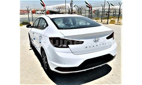 Buy Import Hyundai Elantra White Car in Import - Dubai in Conakry Buy Import Hyundai Elantra White Car in Import - Dubai in Conakry