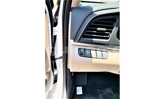 Buy Import Hyundai Elantra White Car in Import - Dubai in Conakry Buy Import Hyundai Elantra White Car in Import - Dubai in Conakry