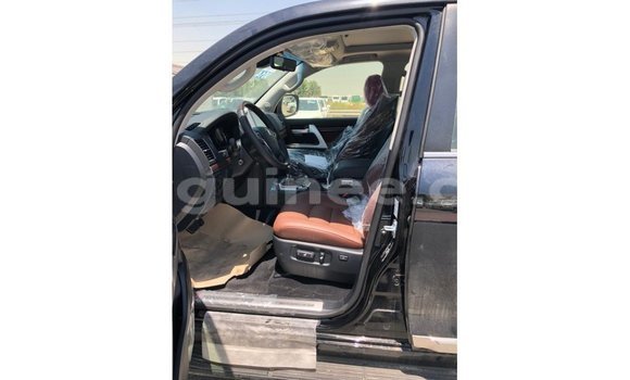 Acheter Import Voiture Toyota Land Cruiser Noir à Import - Dubai, Conakry Acheter Import Voiture Toyota Land Cruiser Noir à Import - Dubai, Conakry
