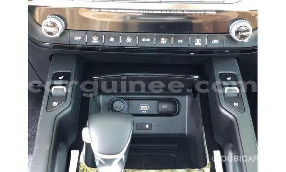 Acheter Import Voiture Kia Carens Blanc à Import - Dubai, Conakry Acheter Import Voiture Kia Carens Blanc à Import - Dubai, Conakry