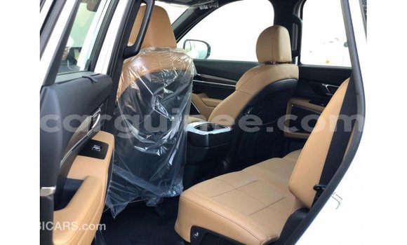 Acheter Import Voiture Kia Carens Blanc à Import - Dubai, Conakry Acheter Import Voiture Kia Carens Blanc à Import - Dubai, Conakry