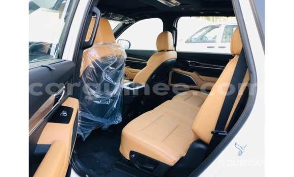 Acheter Import Voiture Kia Carens Blanc à Import - Dubai, Conakry Acheter Import Voiture Kia Carens Blanc à Import - Dubai, Conakry