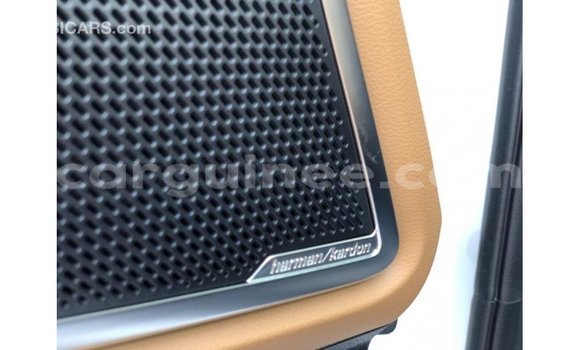 Acheter Import Voiture Kia Carens Blanc à Import - Dubai, Conakry Acheter Import Voiture Kia Carens Blanc à Import - Dubai, Conakry