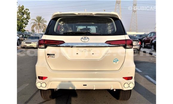 Buy Import Toyota Fortuner White Car in Import - Dubai in Conakry Buy Import Toyota Fortuner White Car in Import - Dubai in Conakry