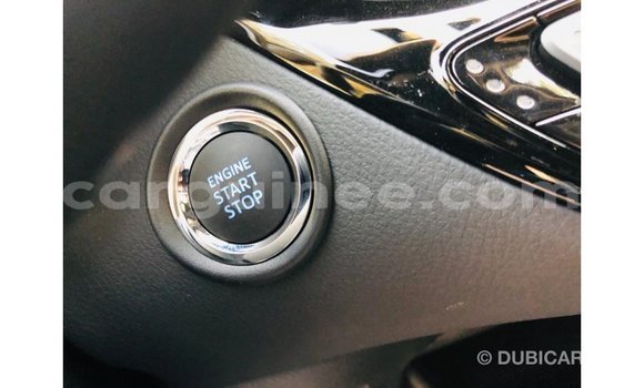 Acheter Import Voiture Toyota C-HR Autre à Import - Dubai, Conakry Acheter Import Voiture Toyota C-HR Autre à Import - Dubai, Conakry