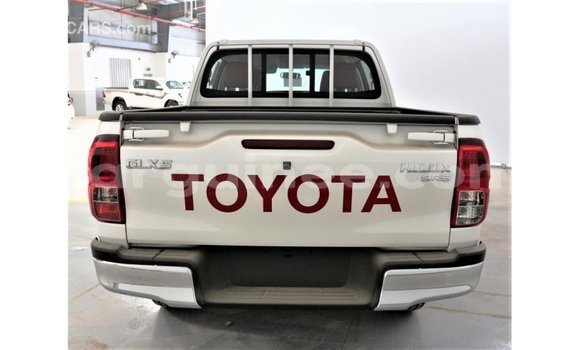 Buy Import Toyota Hilux White Car in Import - Dubai in Conakry Buy Import Toyota Hilux White Car in Import - Dubai in Conakry