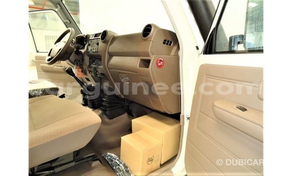 Buy Import Toyota Land Cruiser White Car in Import - Dubai in Conakry Buy Import Toyota Land Cruiser White Car in Import - Dubai in Conakry