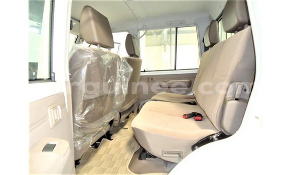 Buy Import Toyota Land Cruiser White Car in Import - Dubai in Conakry Buy Import Toyota Land Cruiser White Car in Import - Dubai in Conakry