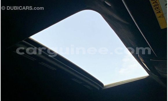 Acheter Import Voiture Mercedes-Benz 190 Blanc à Import - Dubai, Conakry Acheter Import Voiture Mercedes-Benz 190 Blanc à Import - Dubai, Conakry