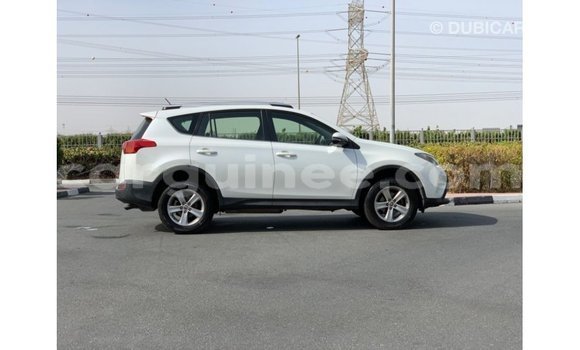 Acheter Import Voiture Toyota 4Runner Blanc à Import - Dubai, Conakry Acheter Import Voiture Toyota 4Runner Blanc à Import - Dubai, Conakry