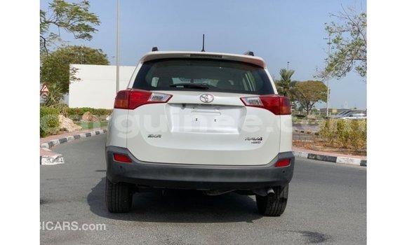 Acheter Import Voiture Toyota 4Runner Blanc à Import - Dubai, Conakry Acheter Import Voiture Toyota 4Runner Blanc à Import - Dubai, Conakry
