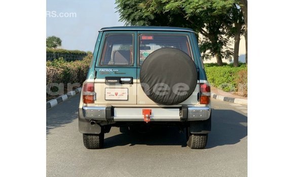 Acheter Import Voiture Nissan Patrol Bleu à Import - Dubai, Conakry Acheter Import Voiture Nissan Patrol Bleu à Import - Dubai, Conakry