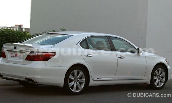 Acheter Import Voiture Lexus LS Blanc à Import - Dubai, Conakry Acheter Import Voiture Lexus LS Blanc à Import - Dubai, Conakry
