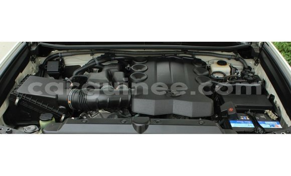 Acheter Import Voiture Toyota Prado Blanc à Import - Dubai, Conakry Acheter Import Voiture Toyota Prado Blanc à Import - Dubai, Conakry