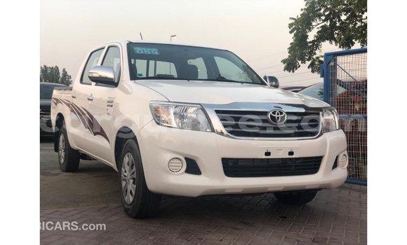 Acheter Import Voiture Toyota Hilux Blanc à Import - Dubai, Conakry Acheter Import Voiture Toyota Hilux Blanc à Import - Dubai, Conakry