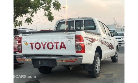 Acheter Import Voiture Toyota Hilux Blanc à Import - Dubai, Conakry Acheter Import Voiture Toyota Hilux Blanc à Import - Dubai, Conakry