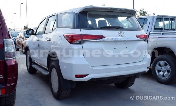 Buy Import Toyota Fortuner White Car in Import - Dubai in Conakry Buy Import Toyota Fortuner White Car in Import - Dubai in Conakry