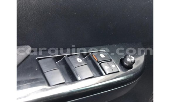 Acheter Import Voiture Toyota Hilux Blanc à Import - Dubai, Conakry Acheter Import Voiture Toyota Hilux Blanc à Import - Dubai, Conakry