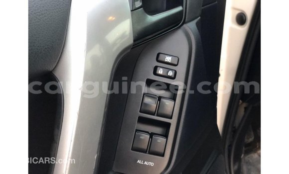 Acheter Import Voiture Toyota Prado Blanc à Import - Dubai, Conakry Acheter Import Voiture Toyota Prado Blanc à Import - Dubai, Conakry