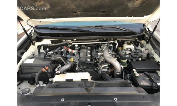 Acheter Import Voiture Toyota Prado Blanc à Import - Dubai, Conakry Acheter Import Voiture Toyota Prado Blanc à Import - Dubai, Conakry