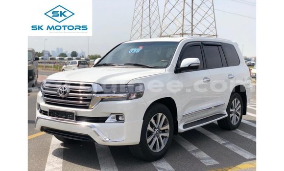 Buy Import Toyota Land Cruiser White Car in Import - Dubai in Conakry Buy Import Toyota Land Cruiser White Car in Import - Dubai in Conakry