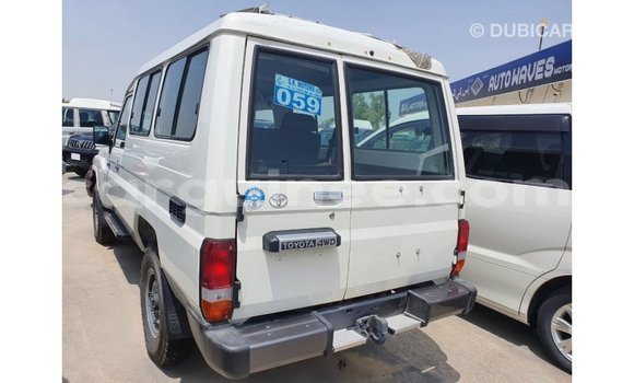 Buy Import Toyota Land Cruiser White Car in Import - Dubai in Conakry Buy Import Toyota Land Cruiser White Car in Import - Dubai in Conakry