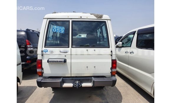 Buy Import Toyota Land Cruiser White Car in Import - Dubai in Conakry Buy Import Toyota Land Cruiser White Car in Import - Dubai in Conakry