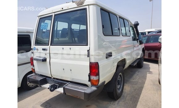 Buy Import Toyota Land Cruiser White Car in Import - Dubai in Conakry Buy Import Toyota Land Cruiser White Car in Import - Dubai in Conakry