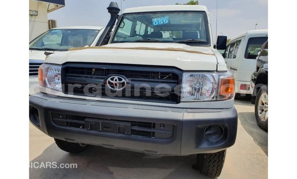 Buy Import Toyota Land Cruiser White Car in Import - Dubai in Conakry Buy Import Toyota Land Cruiser White Car in Import - Dubai in Conakry