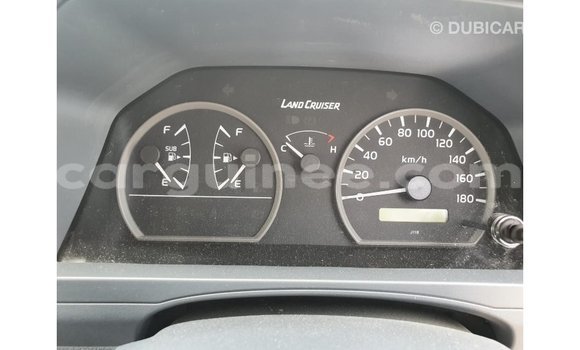 Buy Import Toyota Land Cruiser White Car in Import - Dubai in Conakry Buy Import Toyota Land Cruiser White Car in Import - Dubai in Conakry