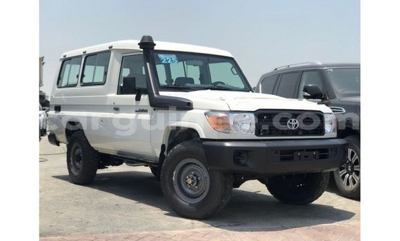 Acheter Import Voiture Toyota Land Cruiser Blanc à Import - Dubai, Conakry Acheter Import Voiture Toyota Land Cruiser Blanc à Import - Dubai, Conakry