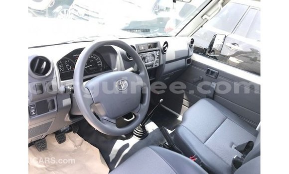 Buy Import Toyota Land Cruiser White Car in Import - Dubai in Conakry Buy Import Toyota Land Cruiser White Car in Import - Dubai in Conakry