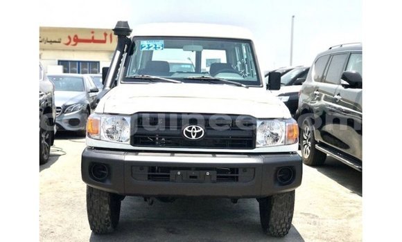 Buy Import Toyota Land Cruiser White Car in Import - Dubai in Conakry Buy Import Toyota Land Cruiser White Car in Import - Dubai in Conakry