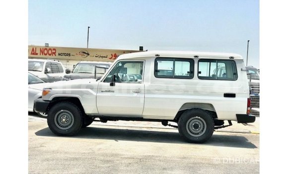 Buy Import Toyota Land Cruiser White Car in Import - Dubai in Conakry Buy Import Toyota Land Cruiser White Car in Import - Dubai in Conakry