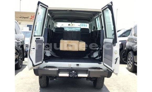 Buy Import Toyota Land Cruiser White Car in Import - Dubai in Conakry Buy Import Toyota Land Cruiser White Car in Import - Dubai in Conakry