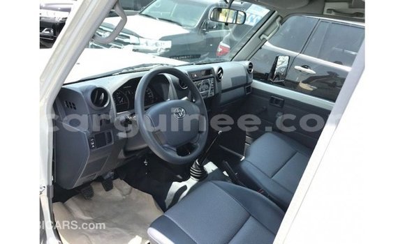 Buy Import Toyota Land Cruiser White Car in Import - Dubai in Conakry Buy Import Toyota Land Cruiser White Car in Import - Dubai in Conakry