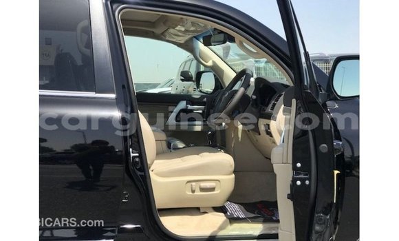 Buy Import Toyota Land Cruiser Black Car in Import - Dubai in Conakry Buy Import Toyota Land Cruiser Black Car in Import - Dubai in Conakry