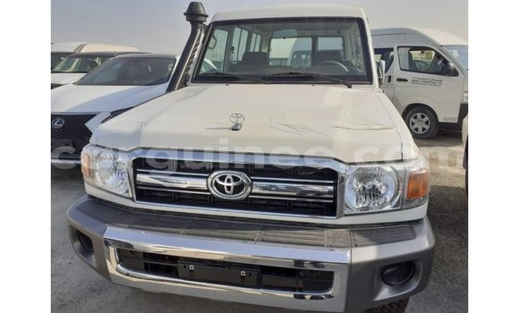 Acheter Import Voiture Toyota Land Cruiser Blanc à Import - Dubai, Conakry Acheter Import Voiture Toyota Land Cruiser Blanc à Import - Dubai, Conakry