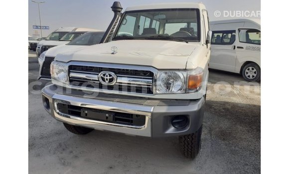 Buy Import Toyota Land Cruiser White Car in Import - Dubai in Conakry Buy Import Toyota Land Cruiser White Car in Import - Dubai in Conakry