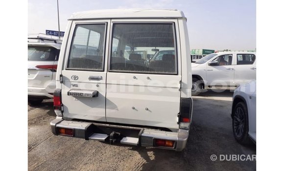 Buy Import Toyota Land Cruiser White Car in Import - Dubai in Conakry Buy Import Toyota Land Cruiser White Car in Import - Dubai in Conakry